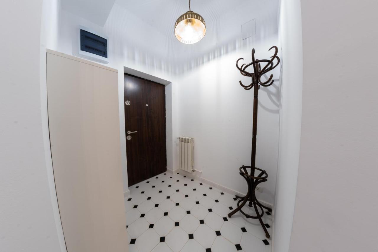 Theatre Rooftop Apartment With Patio Bucharest Exterior photo